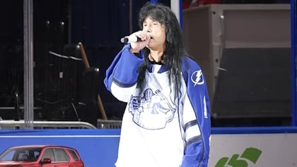 Watch: ANTHRAX's JOEY BELLADONNA Sings National Anthem At SYRACUSE CRUNCH Vs. ROCHESTER AMERICANS Game